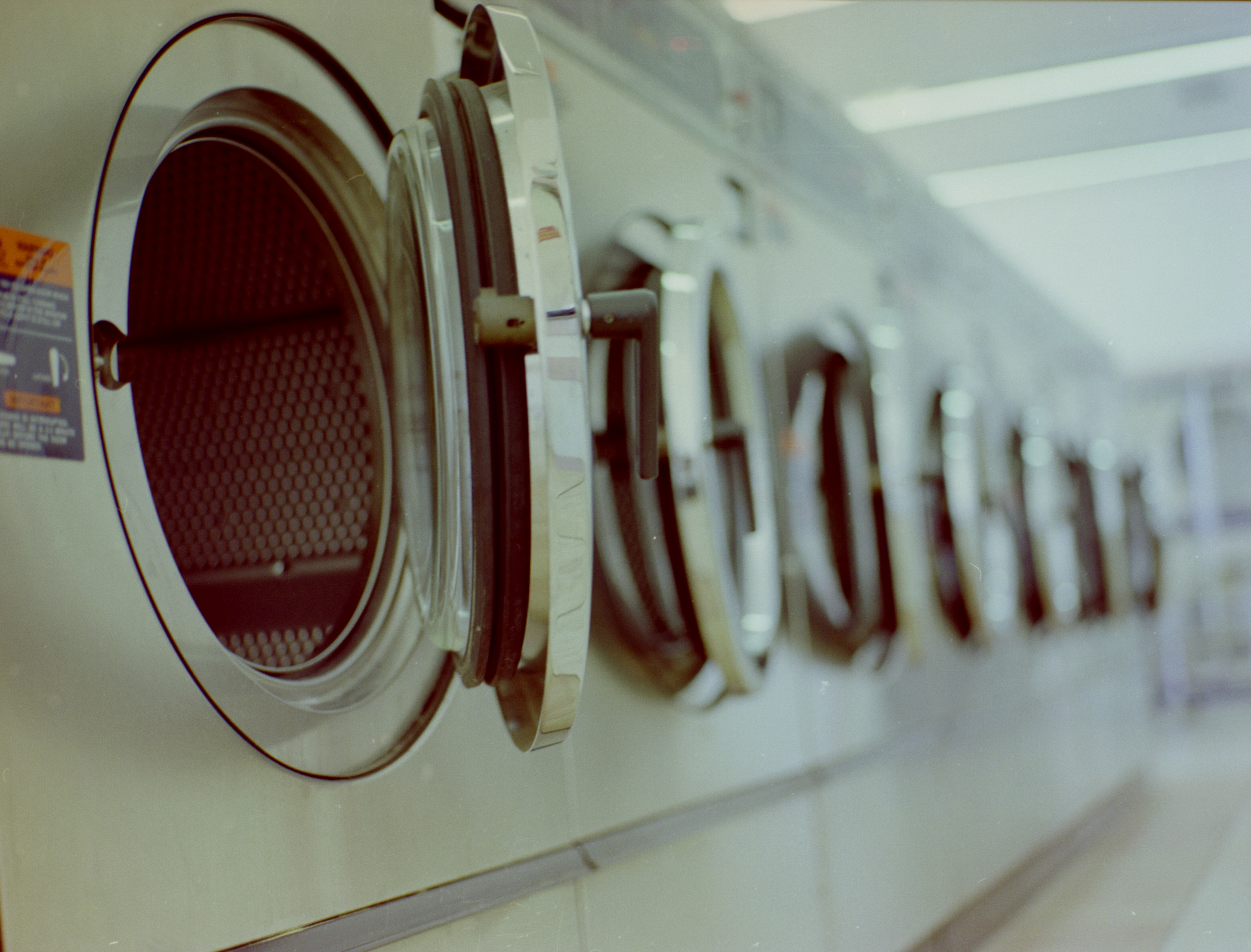 Laundry machine (wikimedia)